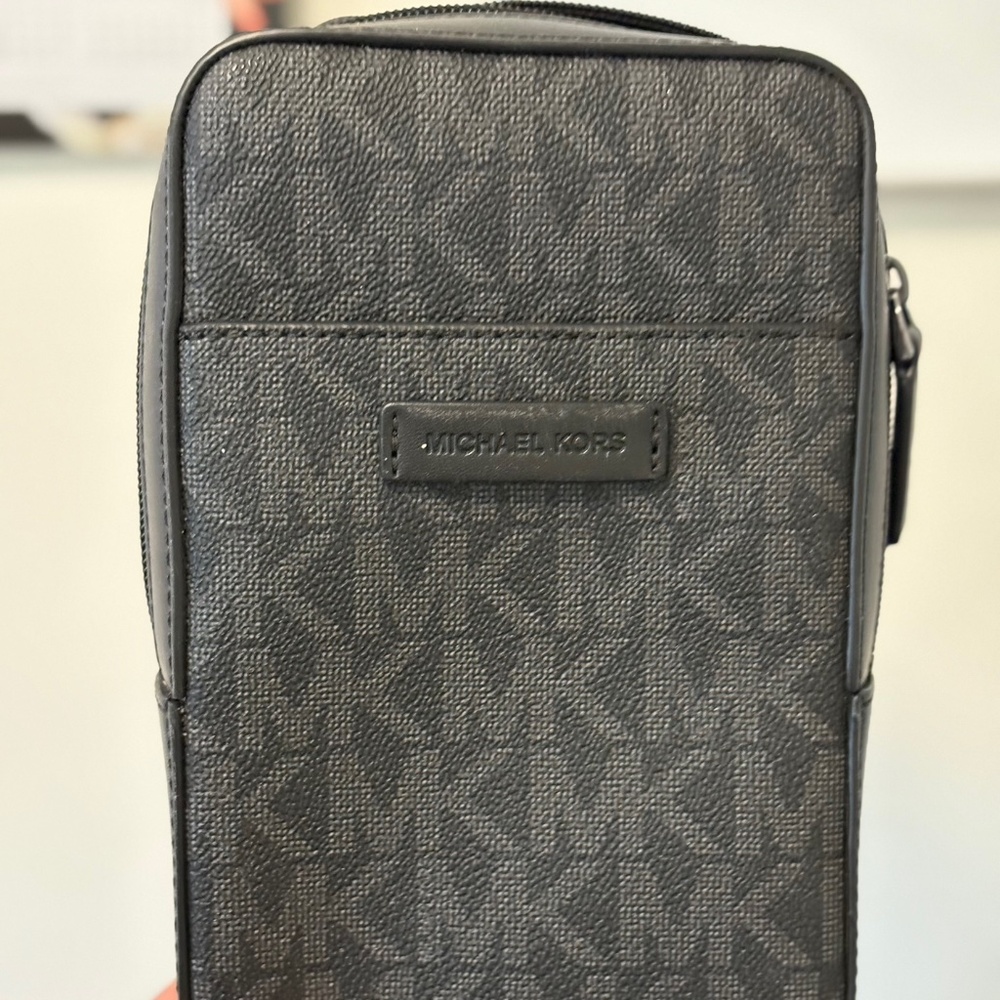 Purses - Picture 6 of 7